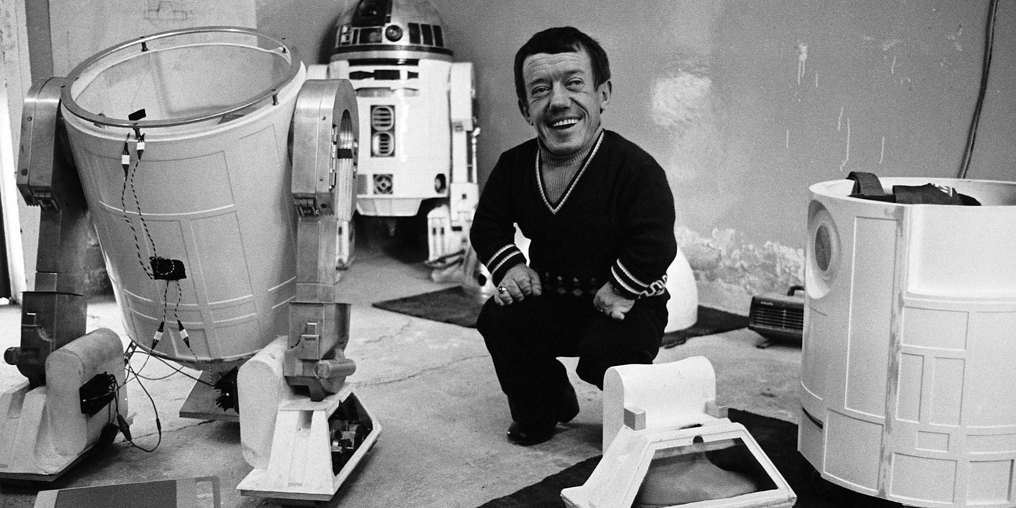 Kenny Baker with R2-D2 costume
