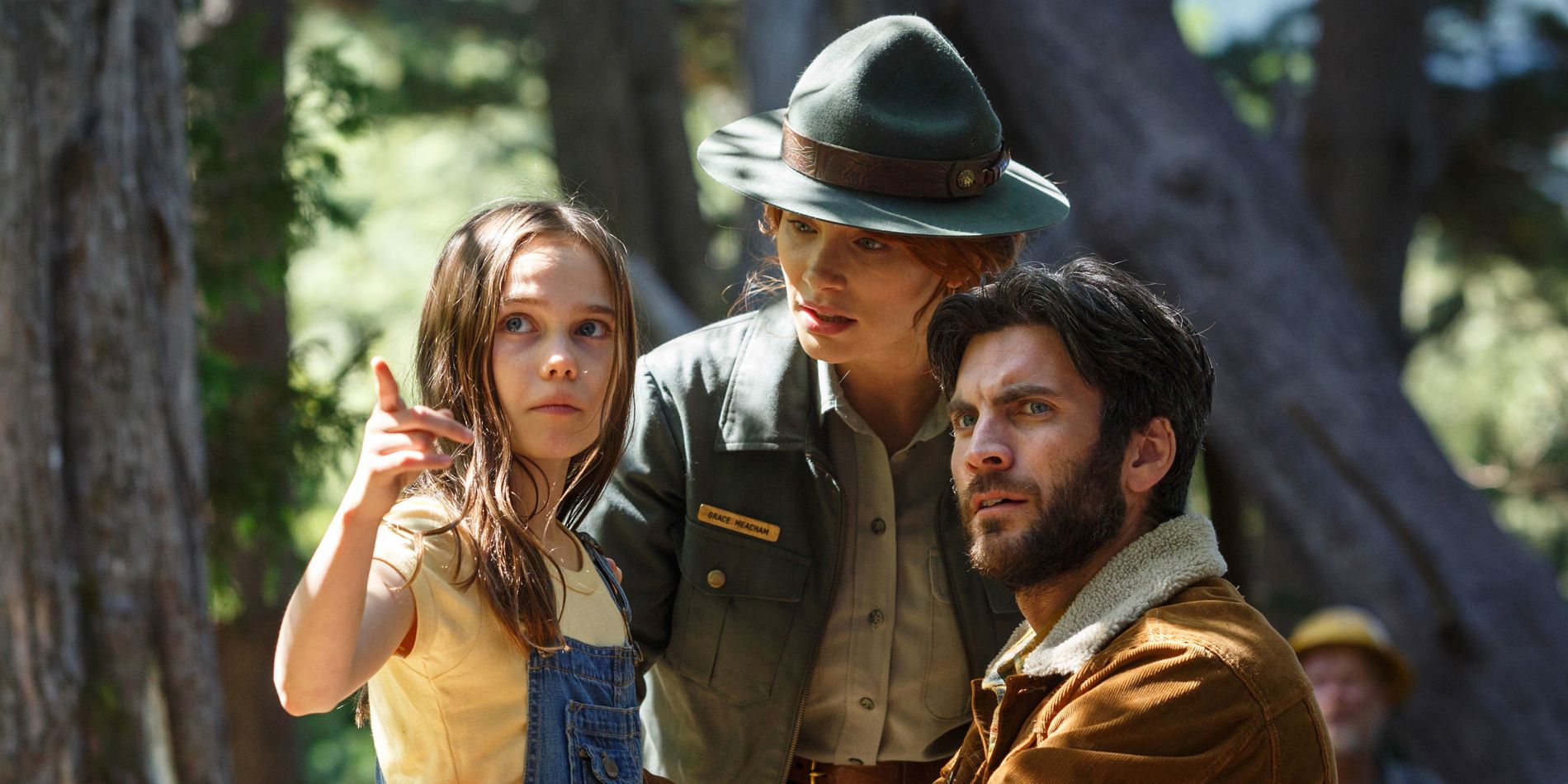 Oona Laurence, Bryce Dallas Howard and Wes Bentley in Pete's Dragon