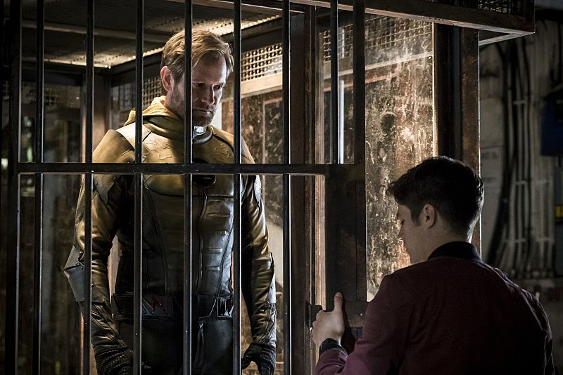 The Flash - Flashpoint - Barry with Reverse-Flash
