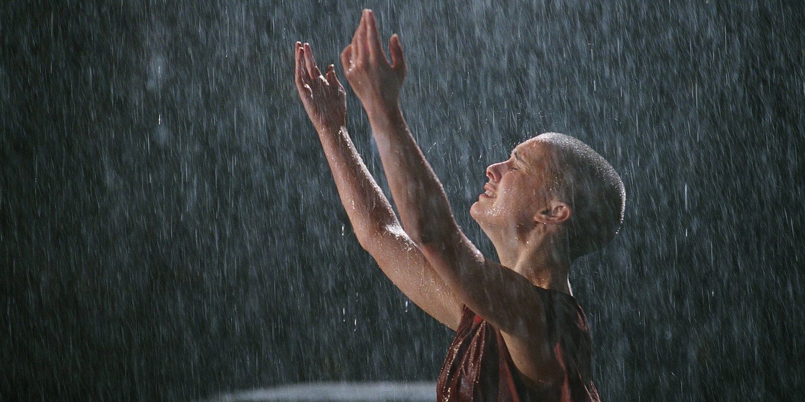 Natalia Portman cries in the rain in V For Vendetta