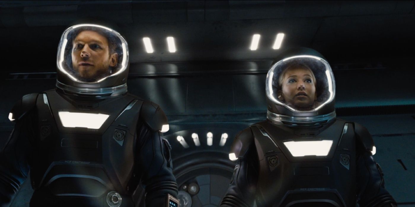 Chris Pratt Jennifer Lawrence Passengers space suits