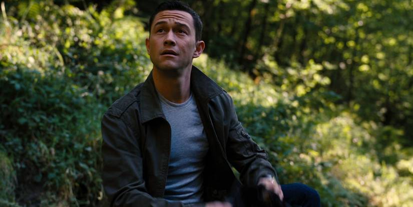 Joseph Gordon Levitt as Robin in The Dark Knight Rises looking up