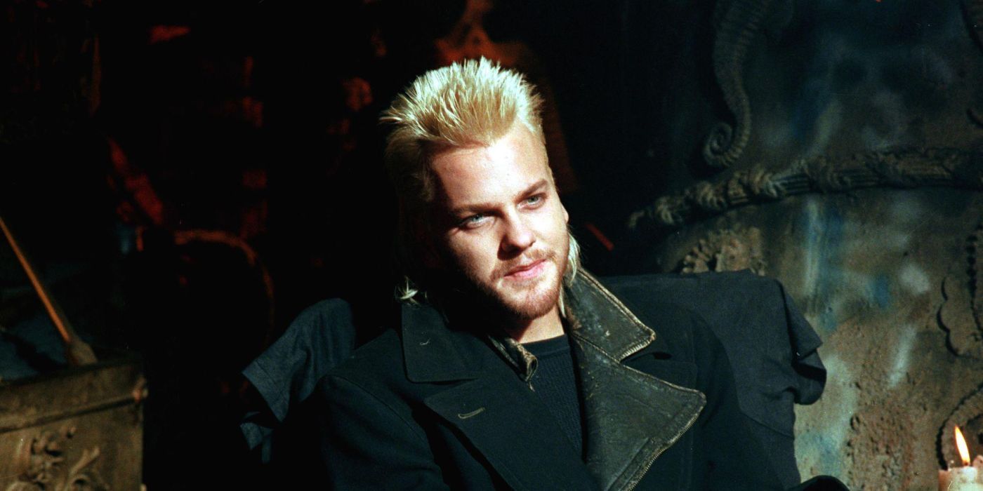 Kiefer Sutherland smiling in Lost Boys