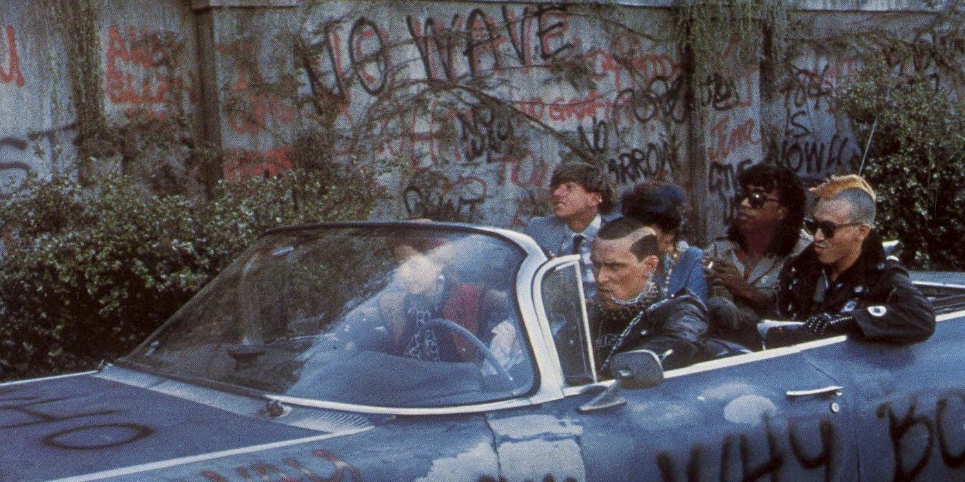 Punks and Linnea in a Car in Return of the Living Dead