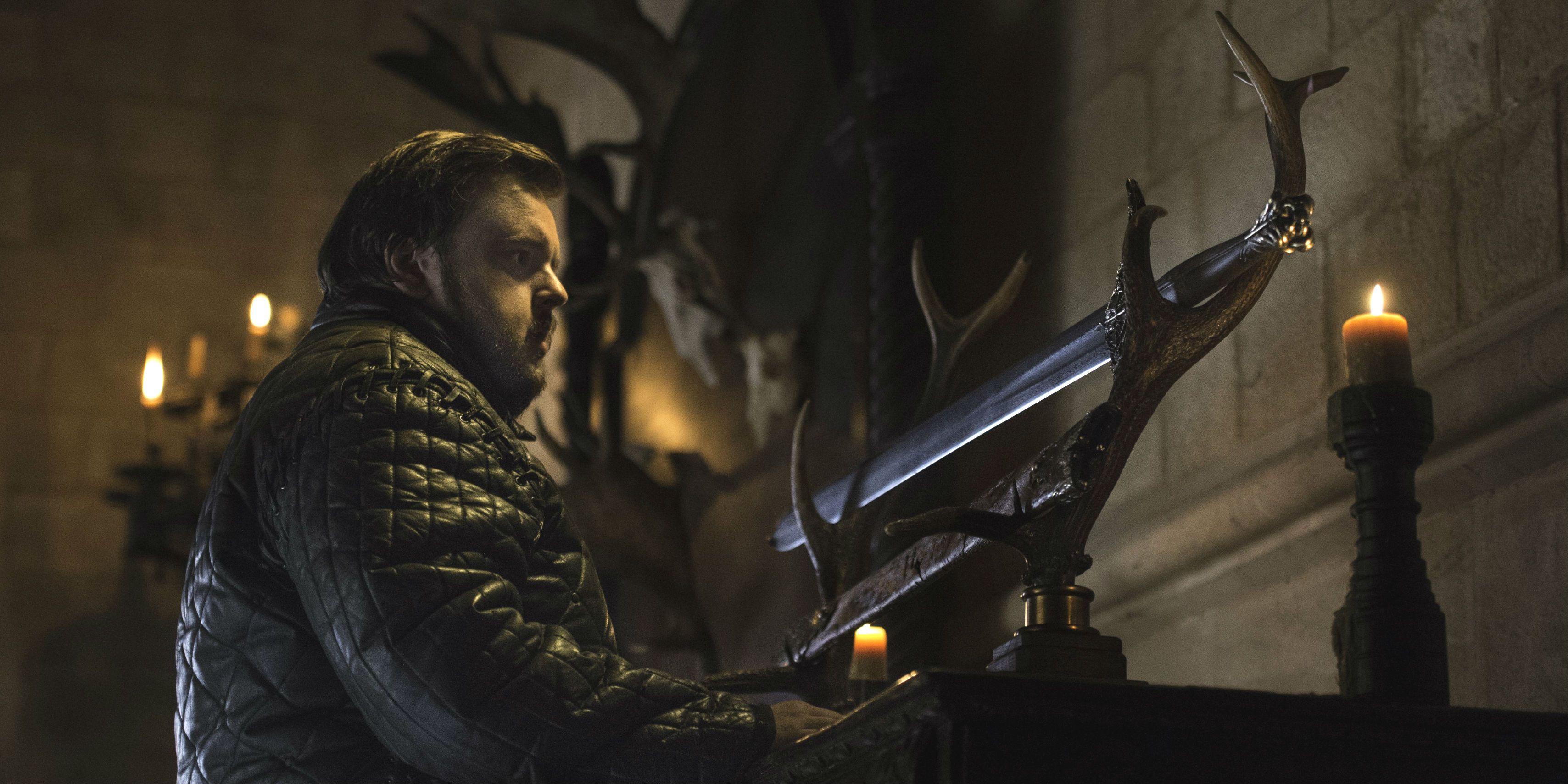 Sam Tarly steals Heartsbane in Game of Thrones.