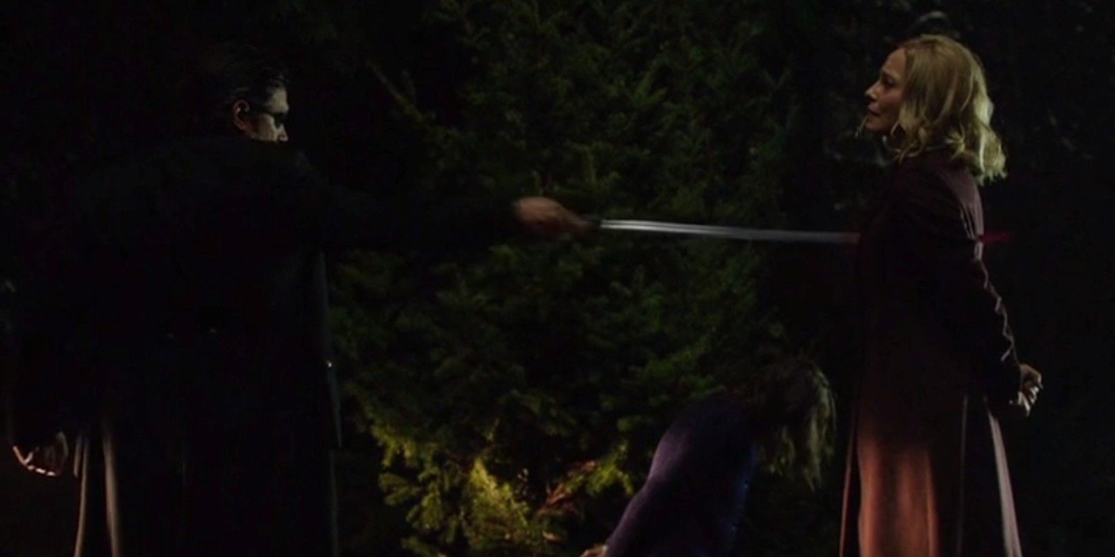 Slade Wilson mata Moira Queen em Arrow