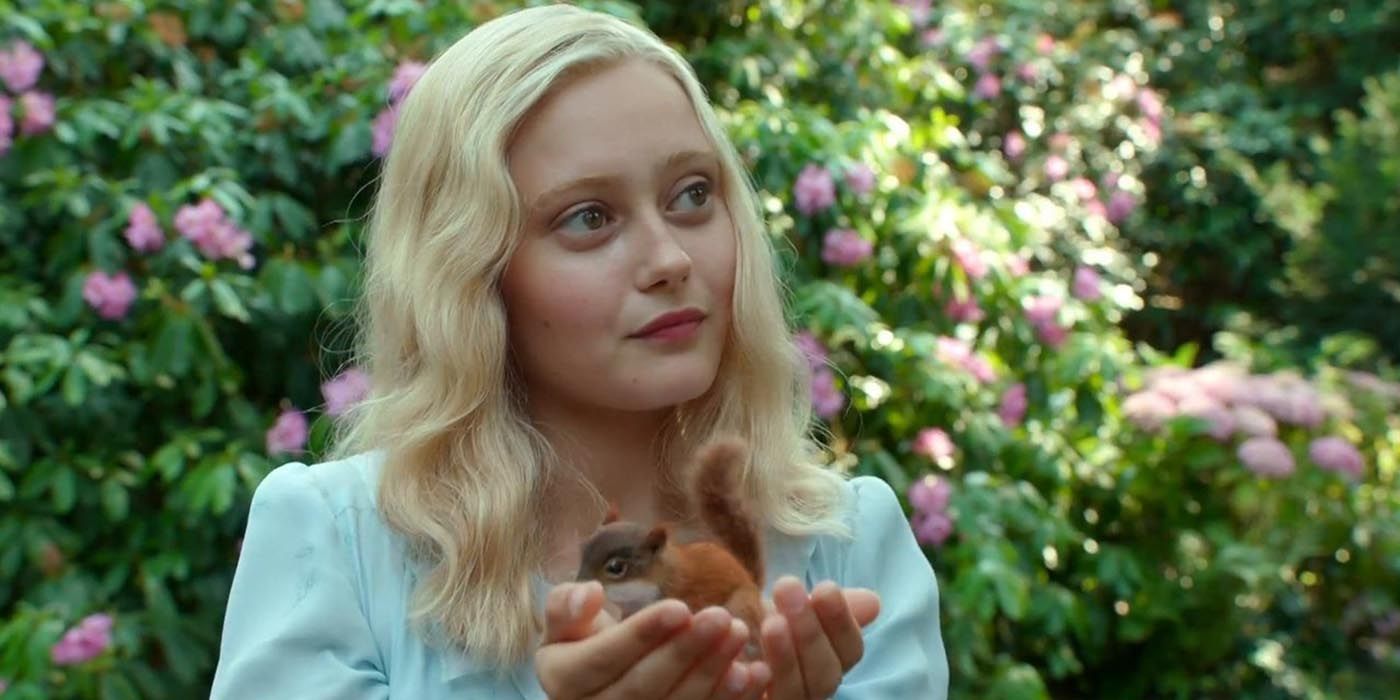 Ella Purnell as Emma Blood in Miss Peregrine's Home for Peculiar Children