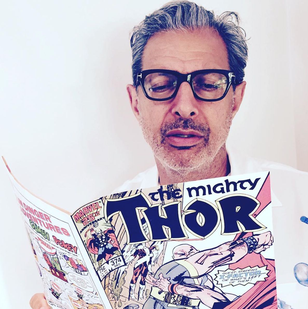 Thor: Ragnarok - Jeff Goldblum doing &lsquo;research&rsquo;