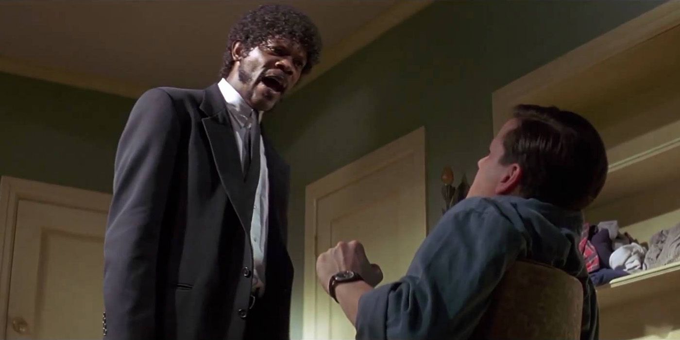 Jules menaces Brett in Pulp Fiction