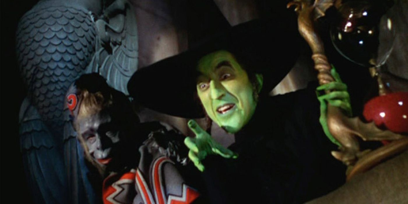 Margaret Hamilton and monkey in Wizard of Oz