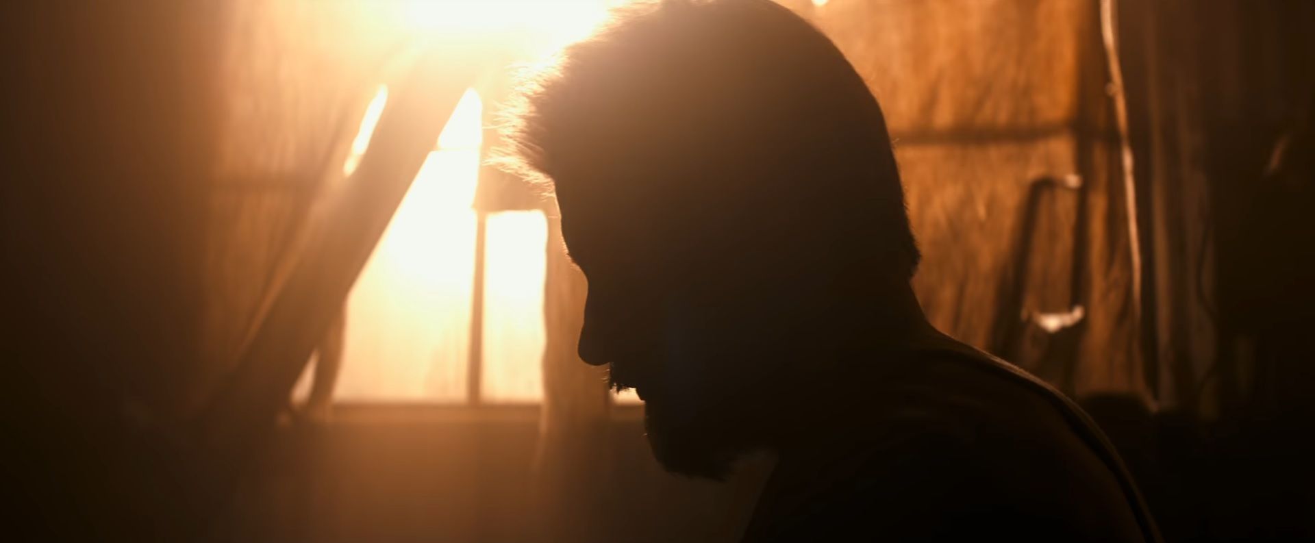 Logan Trailer - Logan in silhouette