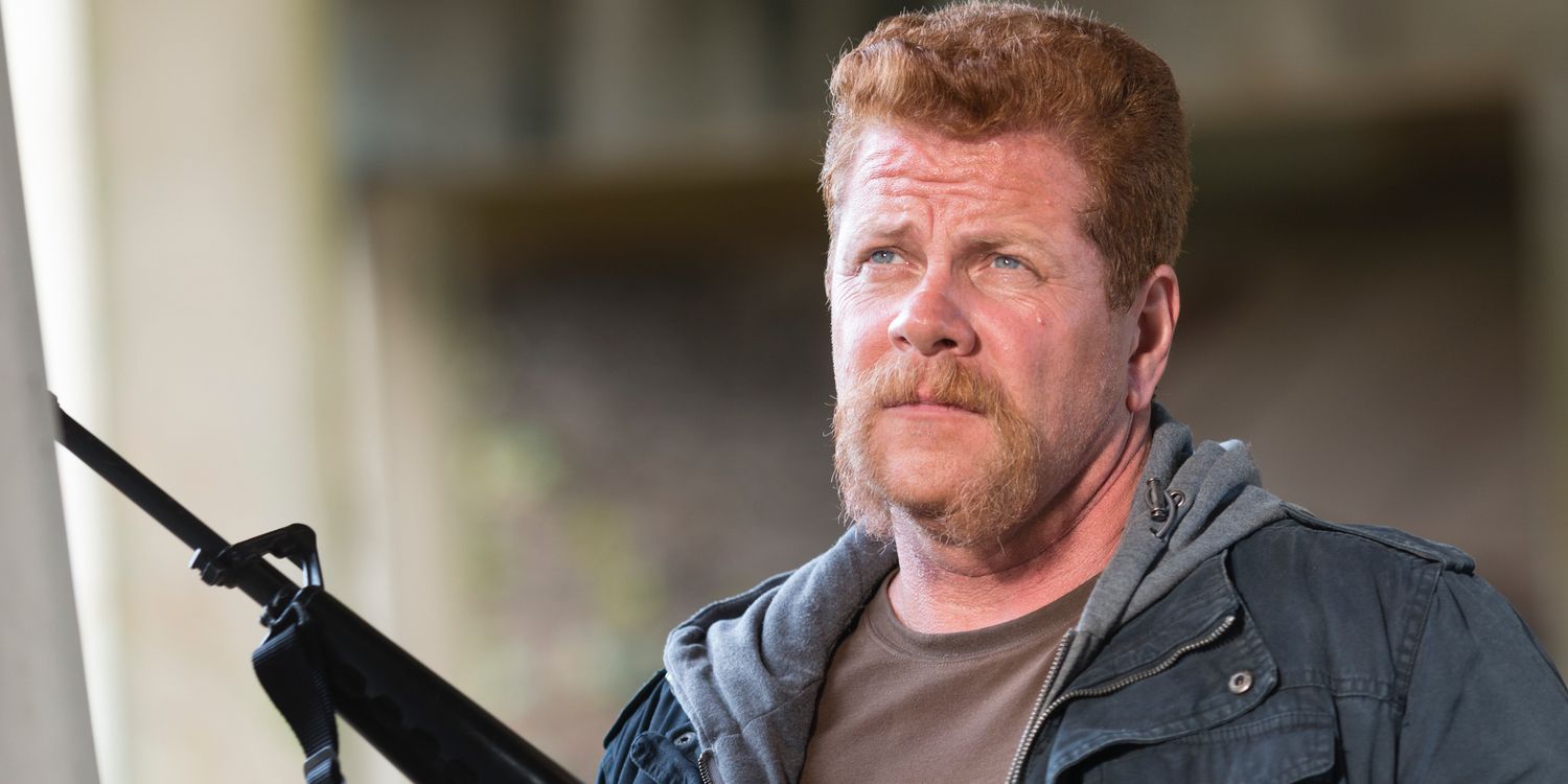 Michael-Cudlitz as Abraham Ford carrying a gun in The Walking Dead.