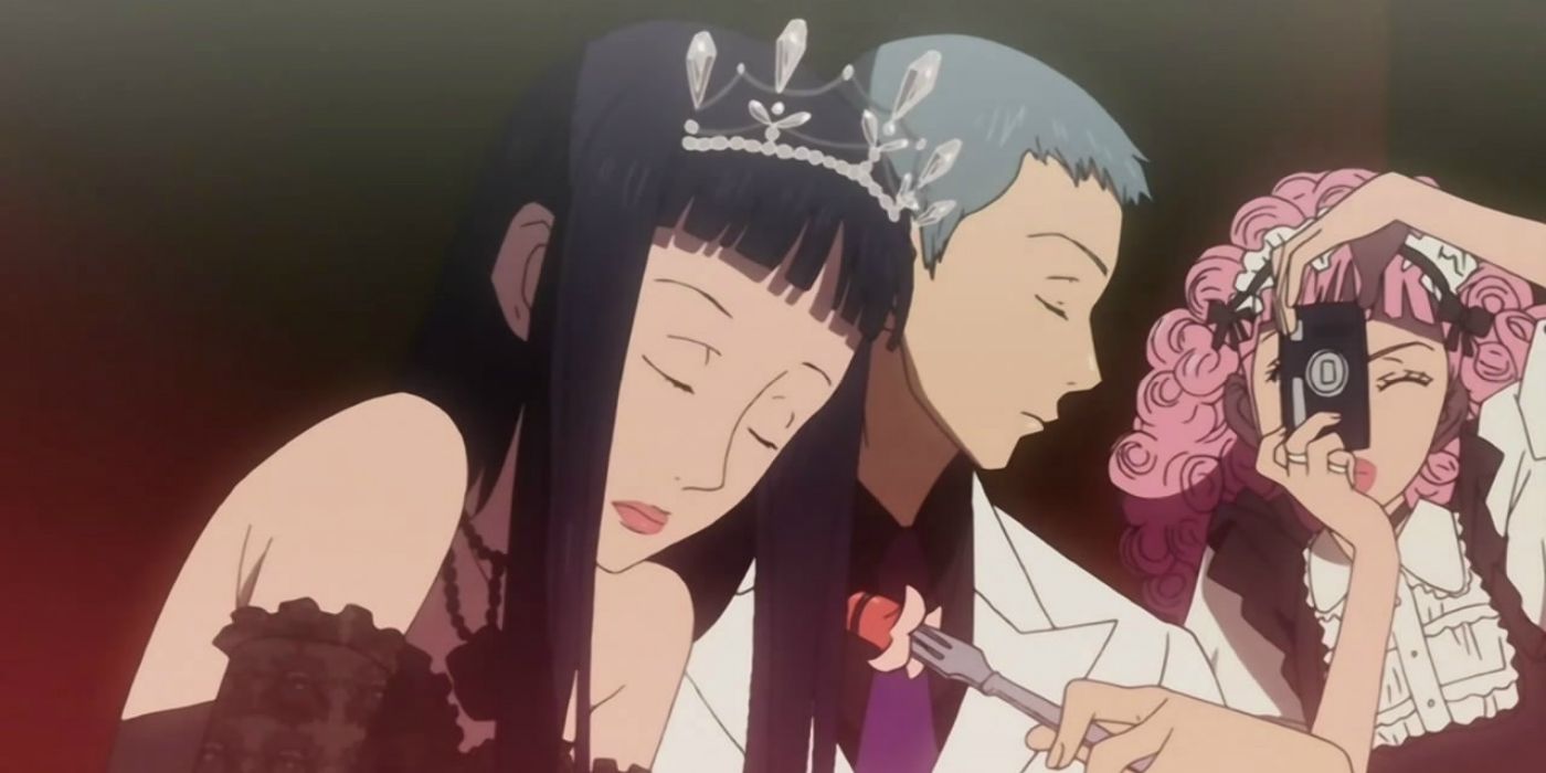 A character takes a picture from two others in the Paradise Kiss