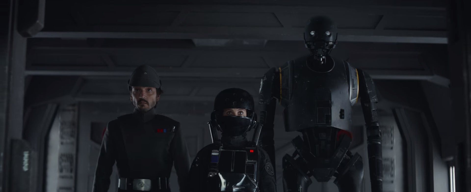 Rogue One A Star Wars Story Trailer 3 - Cassion and Jyn in disguise