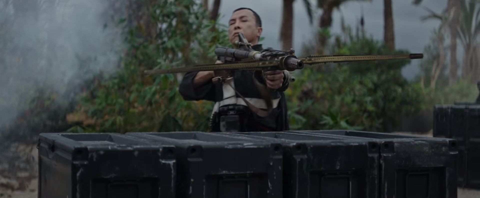 Rogue One A Star Wars Story Trailer 3 - Chirrut Imwe with crossbow