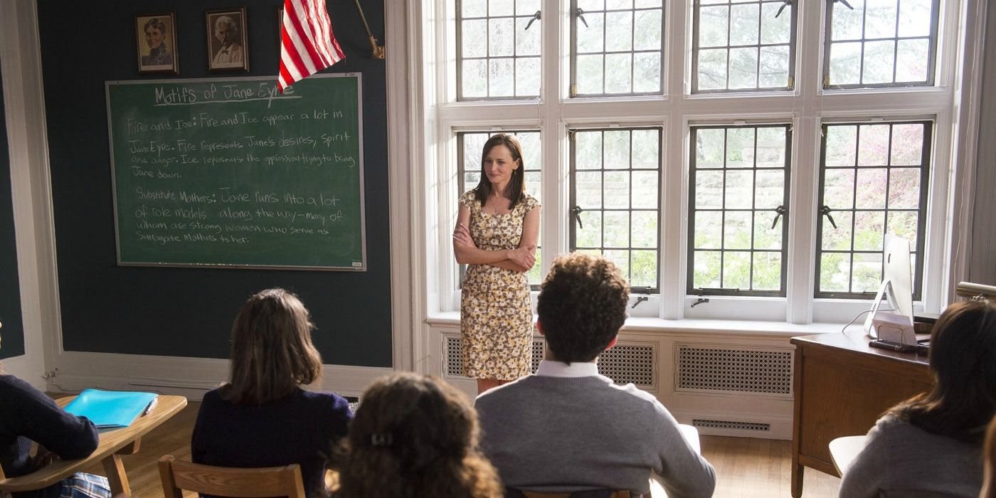 Rory talking to a class at Chilton on Gilmore Girls: A Year In The Life