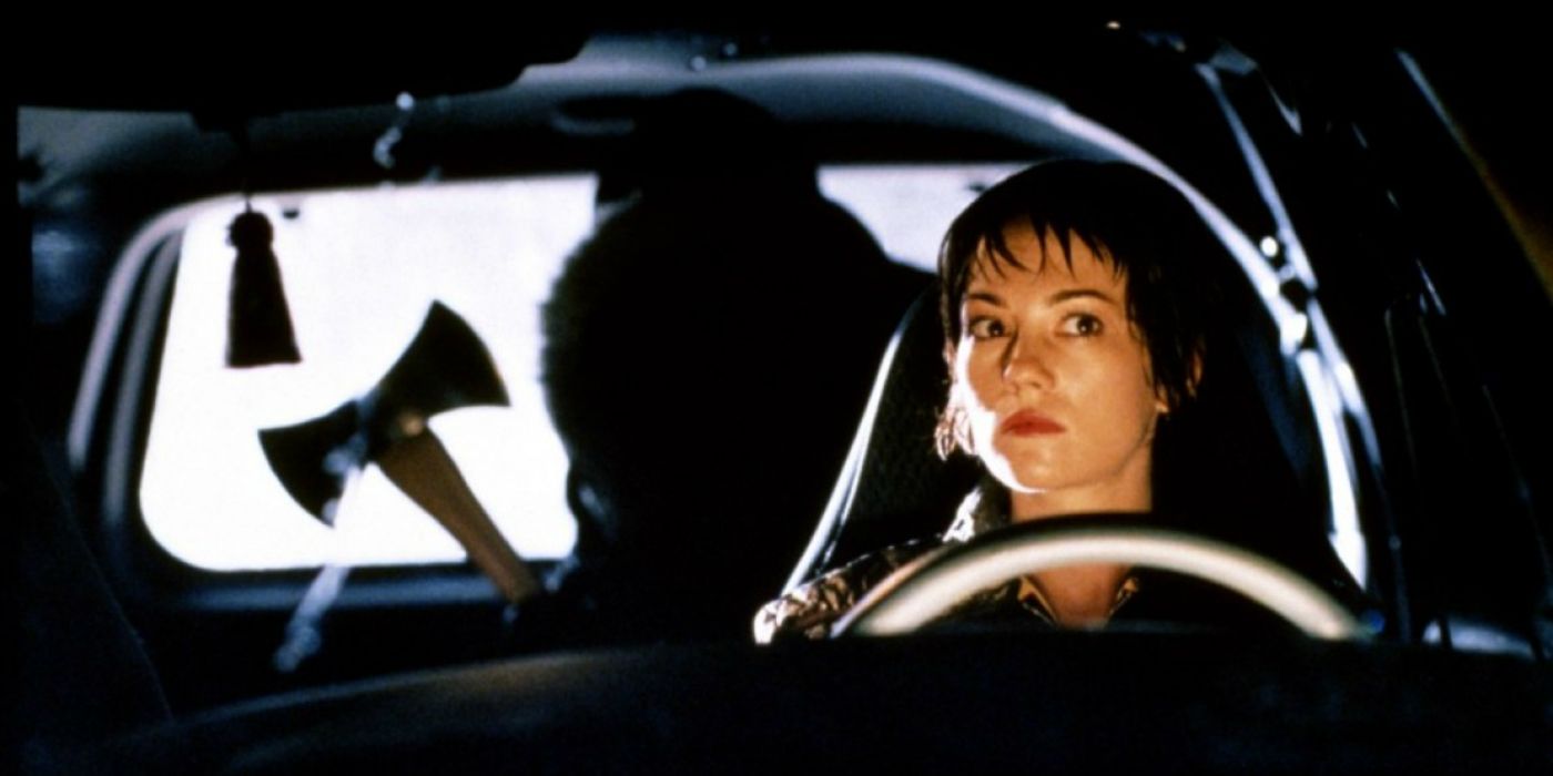 A killer in the backseat in a scene from 'Urban Legend'