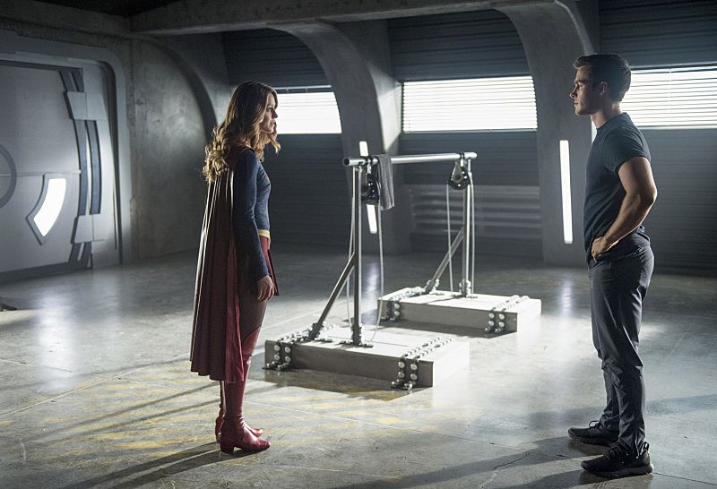 Supergirl 'Survivors' - Kara (Melissa Benoist) and Mon-El (Chris Wood)