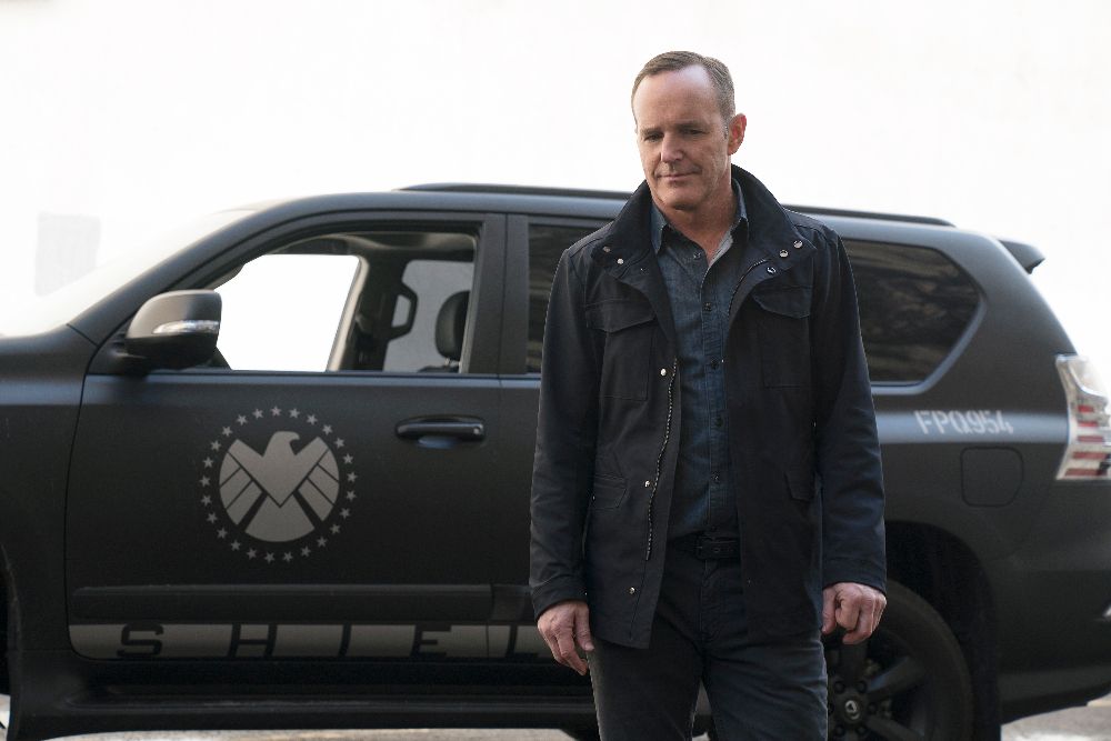 CLARK GREGG - Agents of SHIELD Season 4 Episode 8 Photo - The Laws of Inferno Dynamics