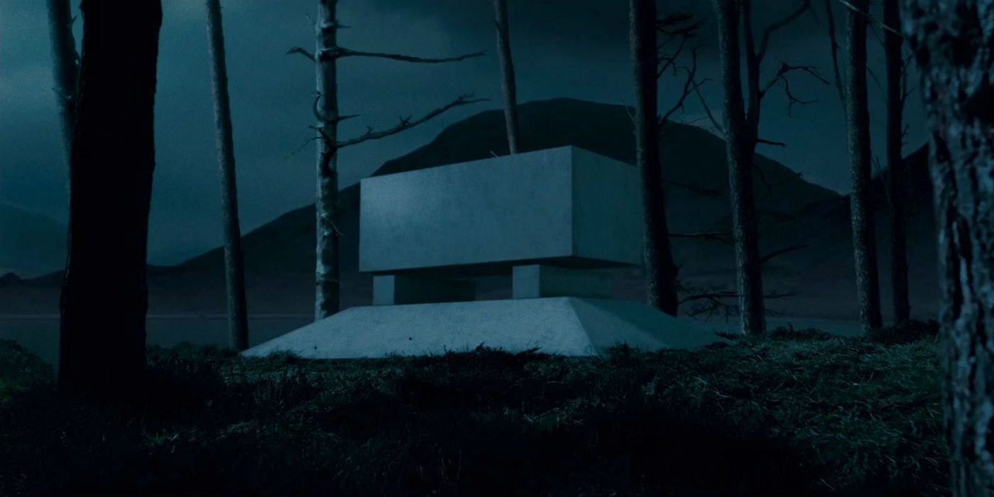 Albus Dumbledore's Tomb at Hogwarts