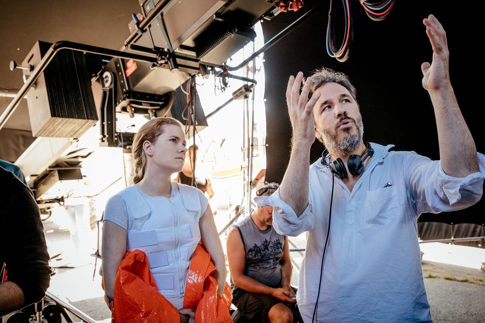 Amy Adams and Denis Villeneuve on the set of Arrival