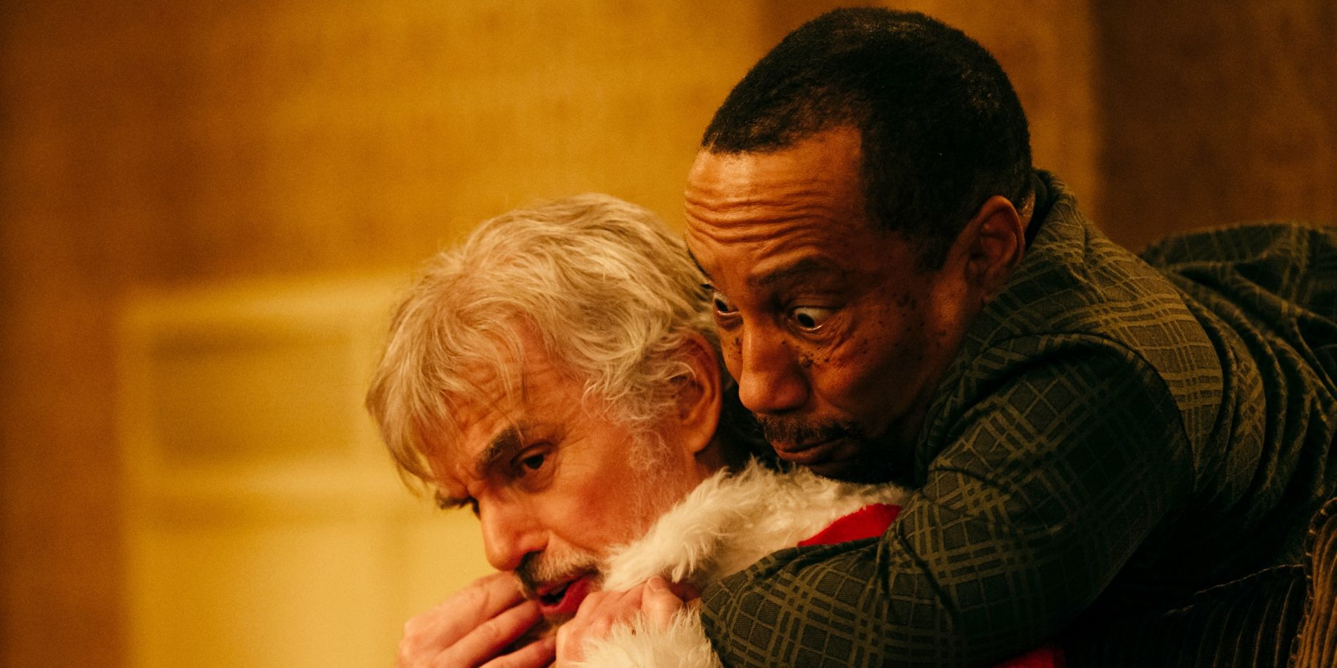 Billy Bob Thornton and Tony Cox in Bad Santa 2
