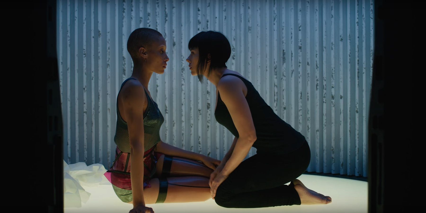 Ghost in the Shell Trailer - Major meets robot prostitute