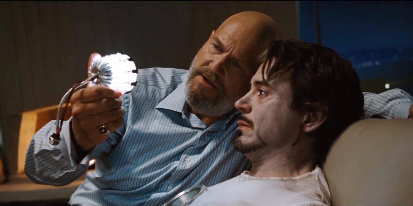 Obadiah Stane takes the arc reactor from Tony Stark in Iron Man 