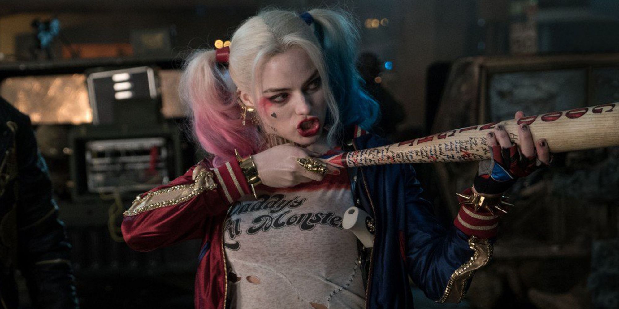 Harley Quinn points her bat in Suicide Squad