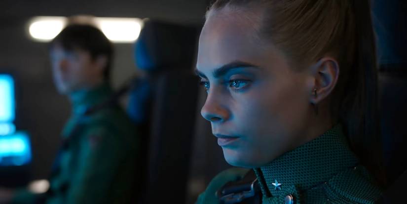 Cara Delevingne as Laureline in a ship in Valerian and the City of a Thousand Planets.