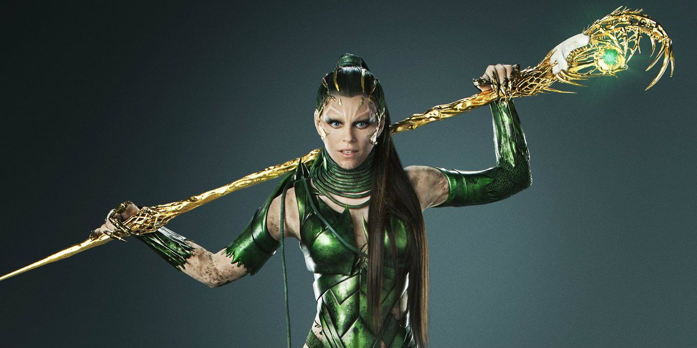 Elizabeth Banks as former Green Ranger Rita Repulsa with her staff in the 2017 Power Rangers movie