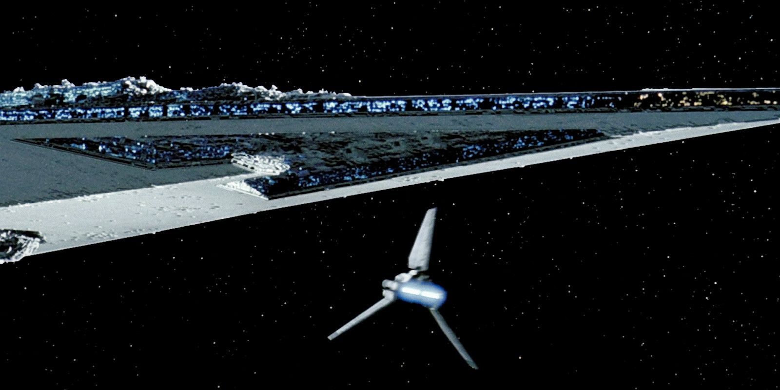 Darth Vador's Executor flies through the galaxy in Star Wars
