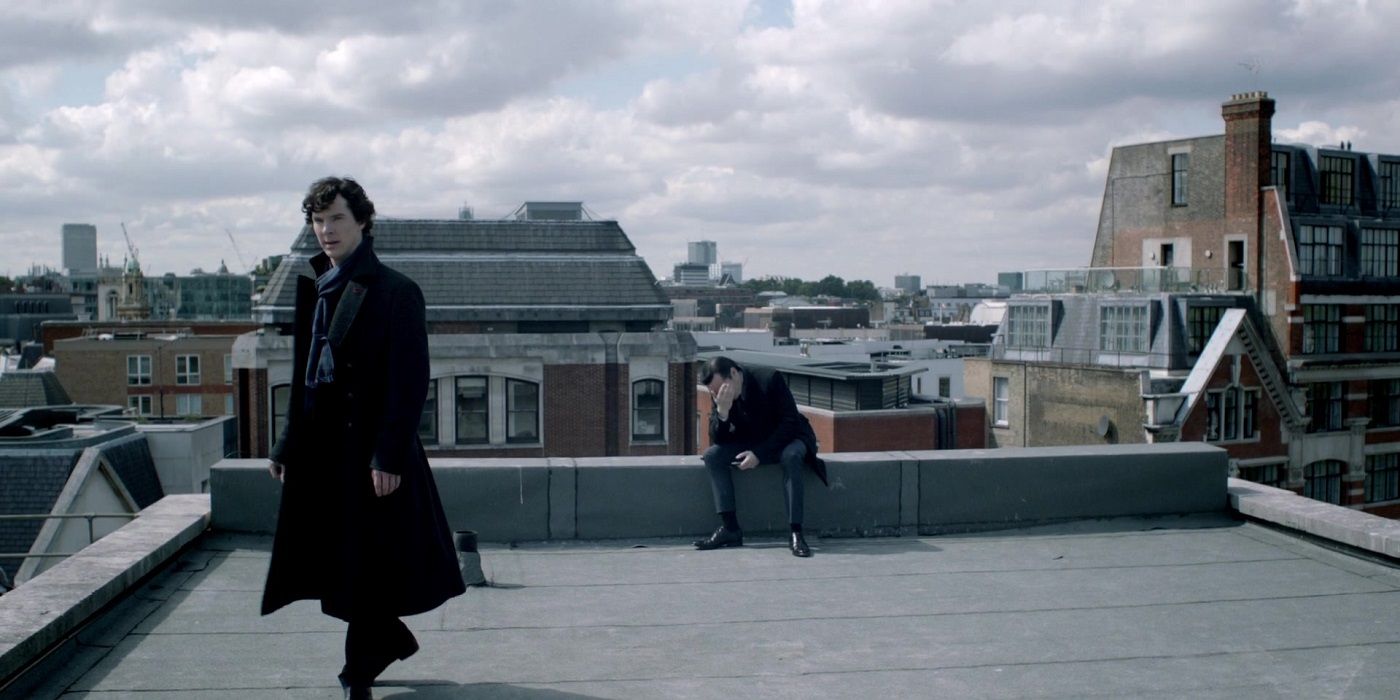 Benedict Cumberbatch as Sherlock Holmes and Andrew Scott as Jim Moriarty on a rooftop in Sherlock's 
