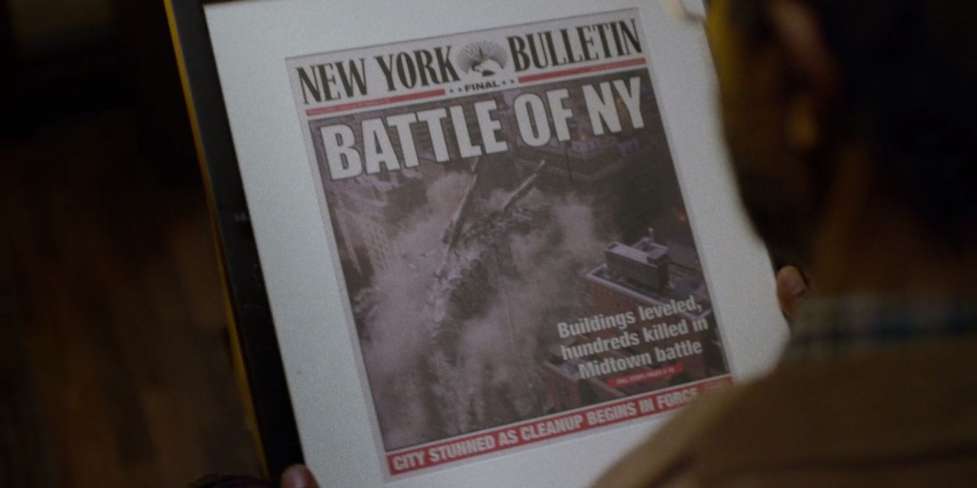 Ben Urich holding framed paper of Battle of New York in Daredevil Netflix series.