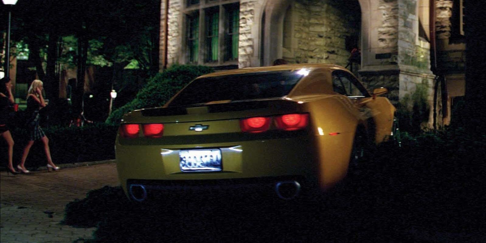 Bumblebee showing the 900 STRA license plate in Transformers Revenge of the Fallen