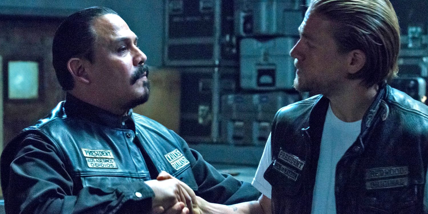 Emilio Rivera and Charlie Hunnam in Sons of Anarchy