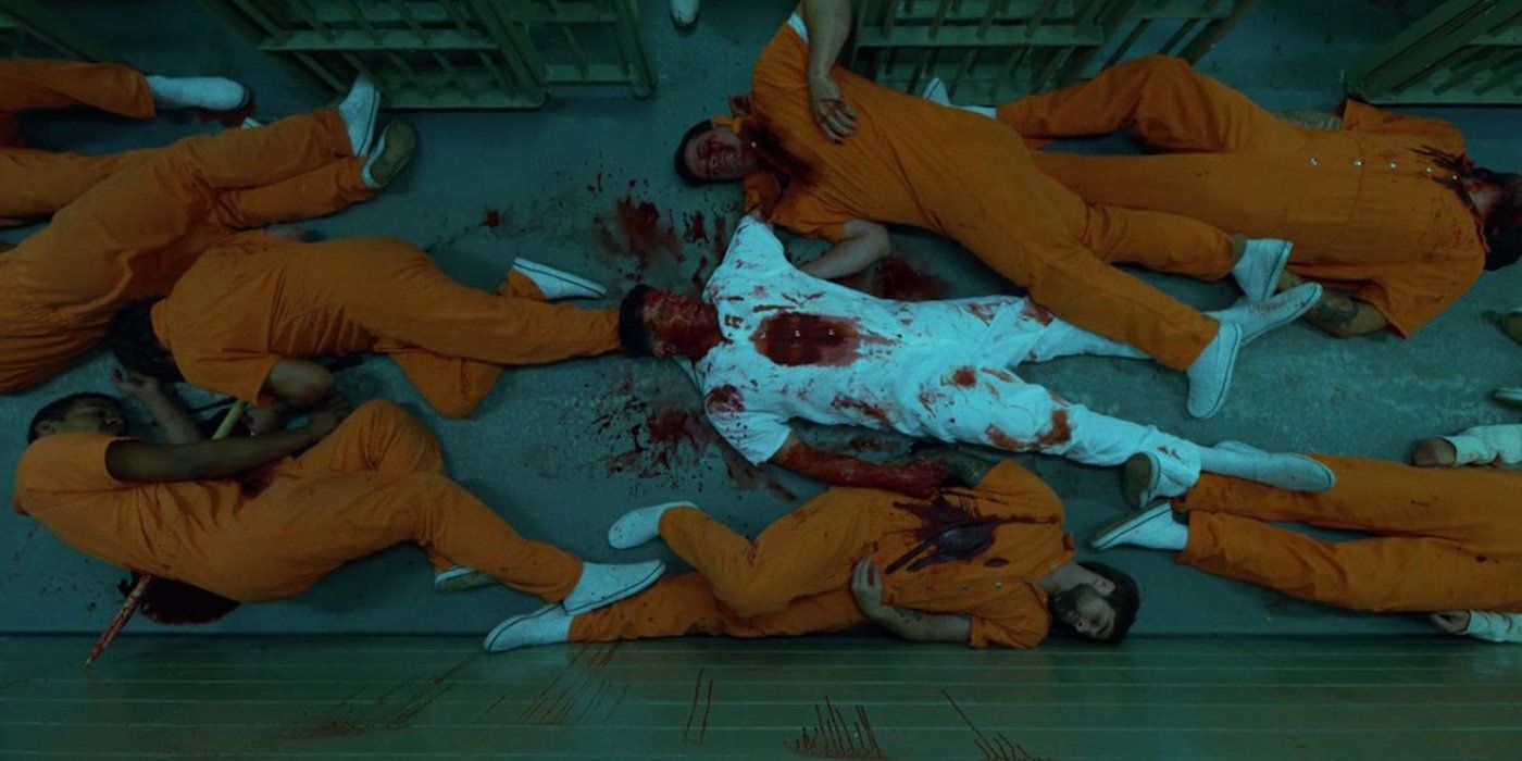 Castle kills his fellow inmates during a fight in Daredevil