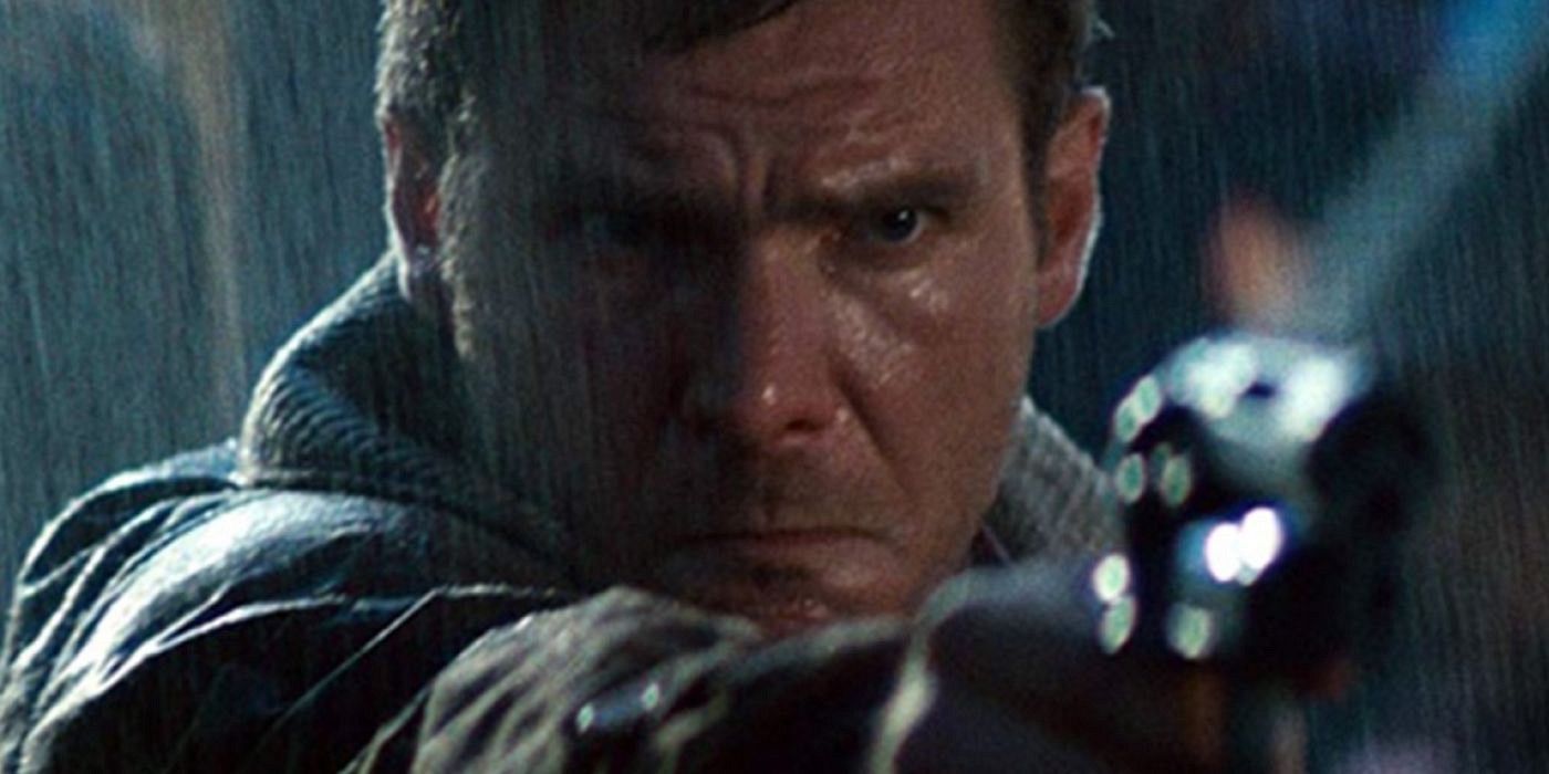 Harrison Ford como Deckard atirando seu blaster em Blade Runner