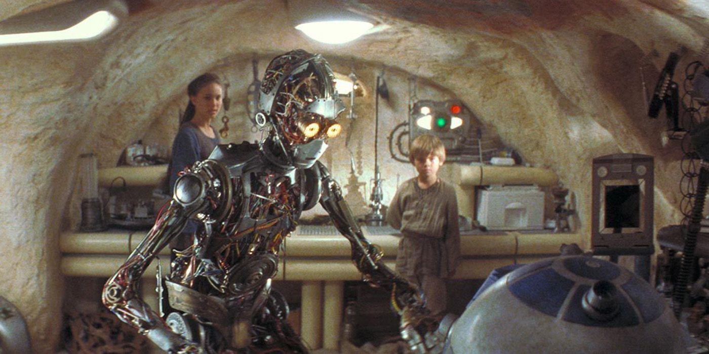 C3-PO talking to R2-D2