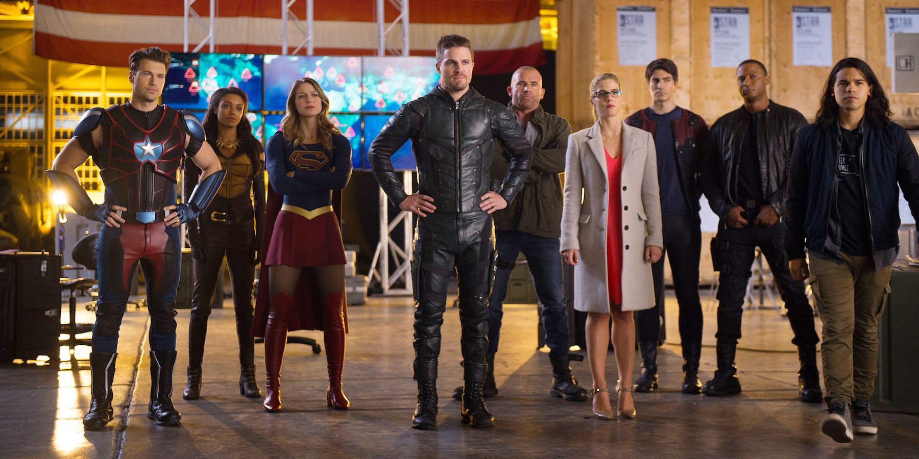 Legends of Tomorrow Invasion! Supergirl Flash Arrow Crossover