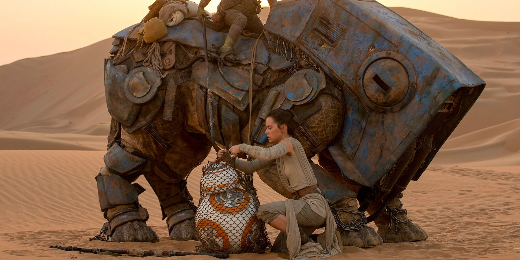 Rey and BB-8 on Jakku in Star Wars The Force Awakens