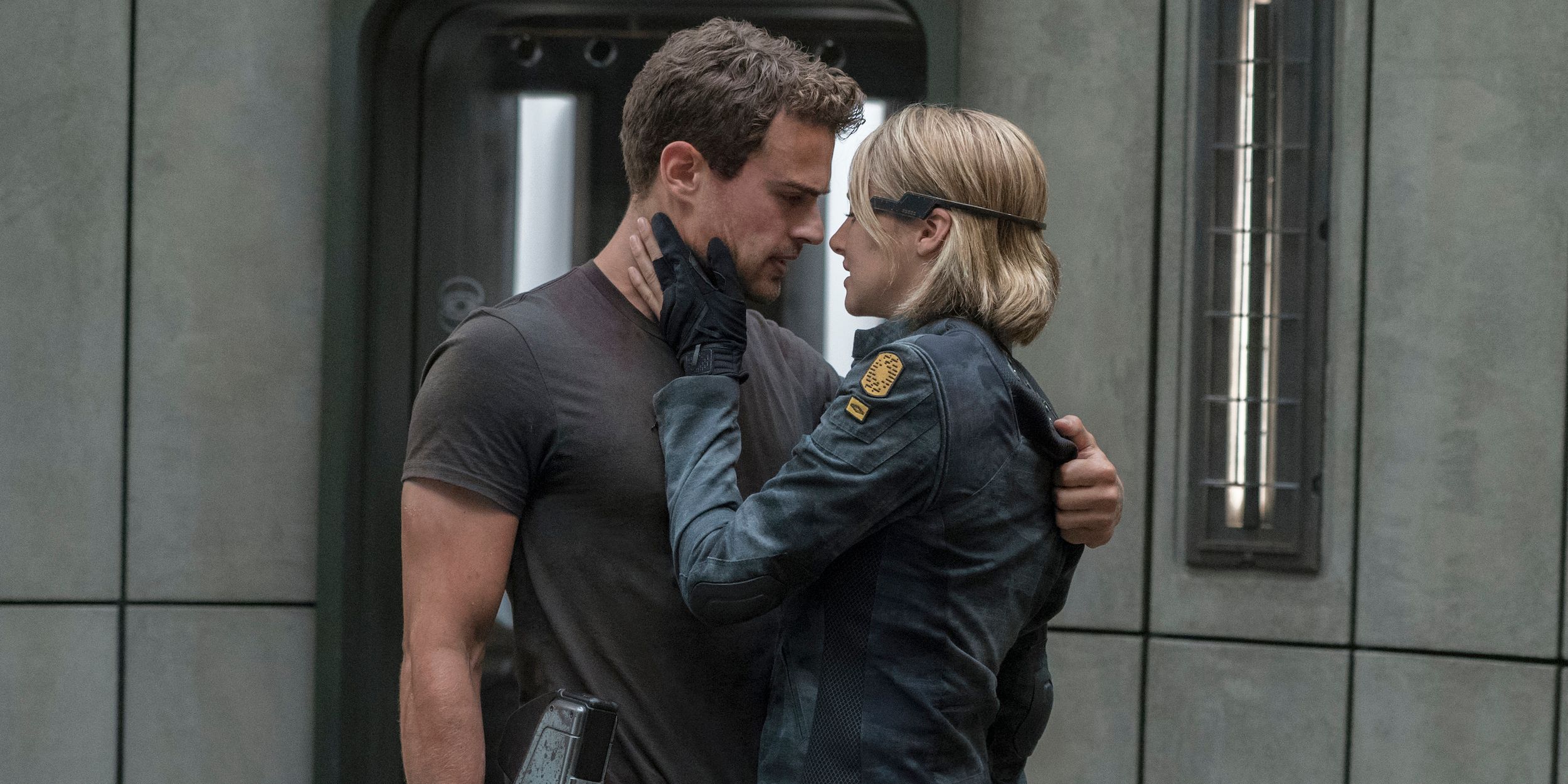 Shailene Woodley and Theo James in Allegiant