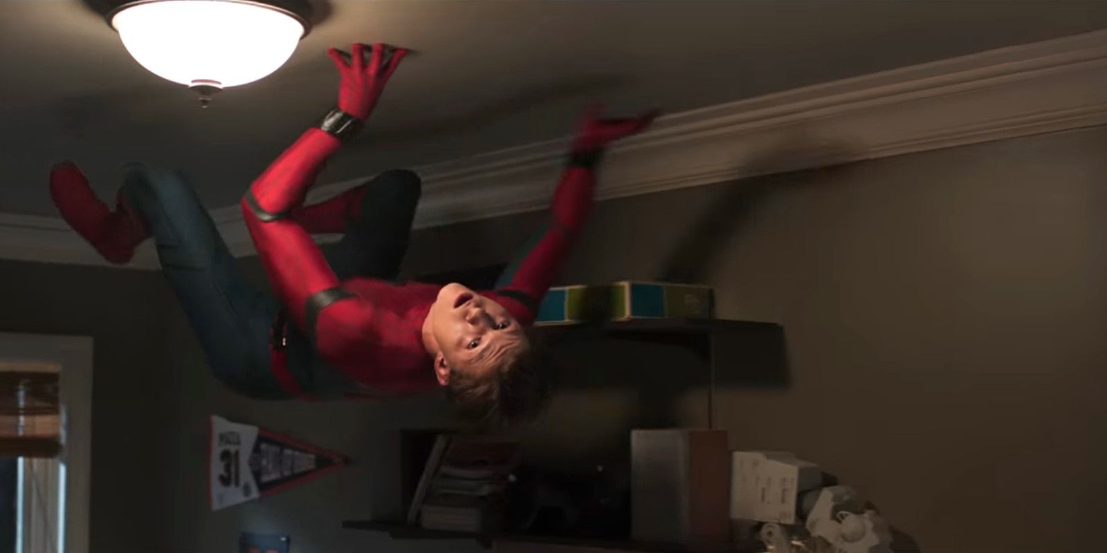 Spider-Man Homecoming - Peter on the ceiling
