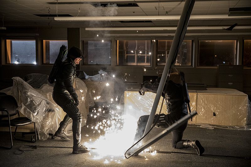 Stephen Amell and Prometheus in Arrow Season 5 Episode 9