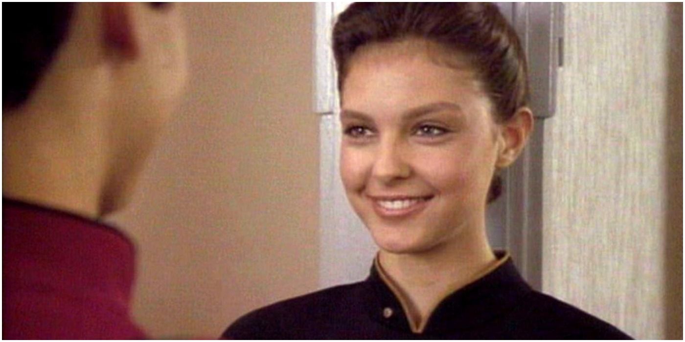 Ashley Judd as Ensign Robin Lefler in Star Trek the Next Generation