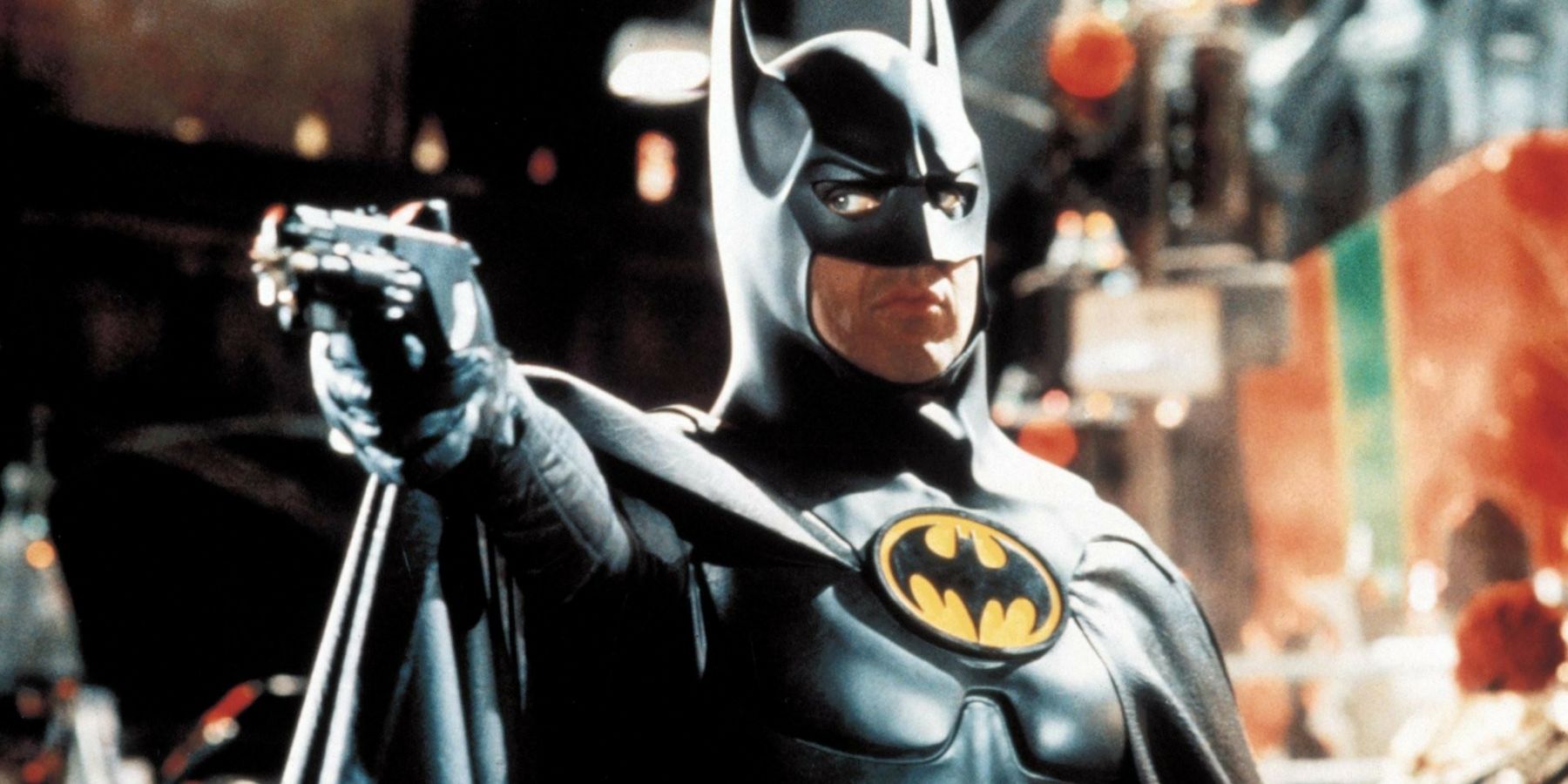 Batman shoots his grappling gun in Batman Returns