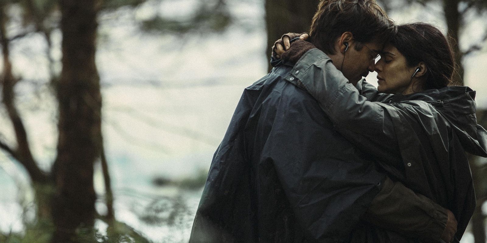 Colin Farrell and Rachel Weisz hugging in The Lobster