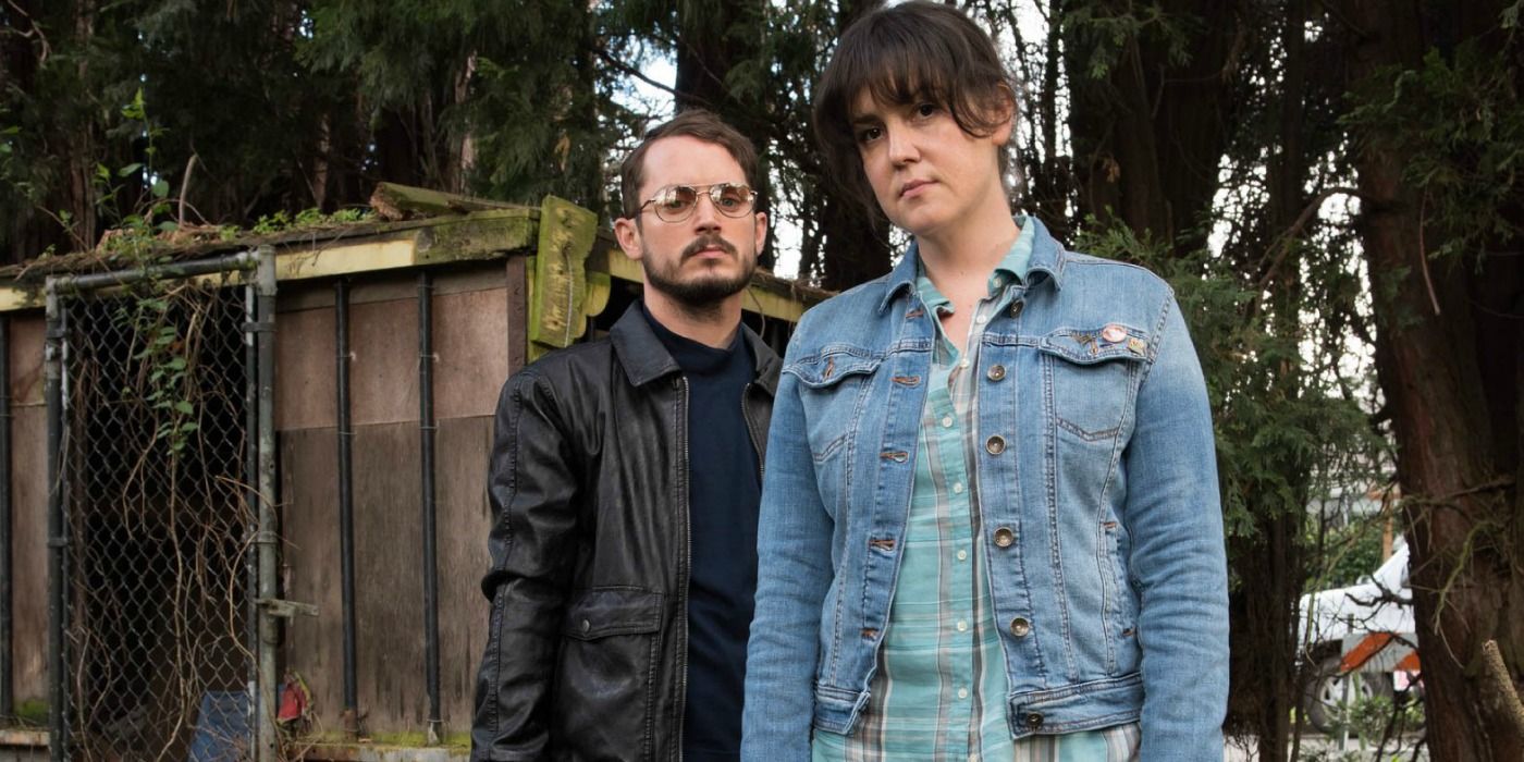 Melanie Lynskey and Elijah Wood in I Don't Feel At Home in the World Anymore