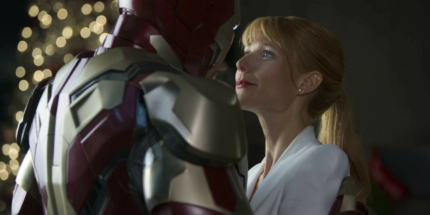 Iron Man 2 - Iron Man and Gwyneth Paltrow as Pepper Potts
