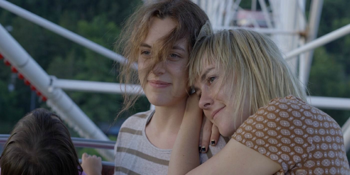 Jena Malone and Riley Keough in So Yong Kim's Lovesong